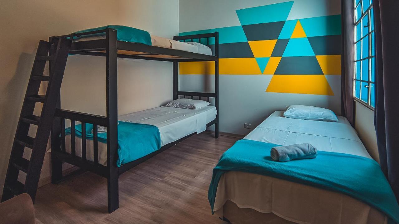 Social Hostel Cafe E Bar كوريتيبا المظهر الخارجي الصورة