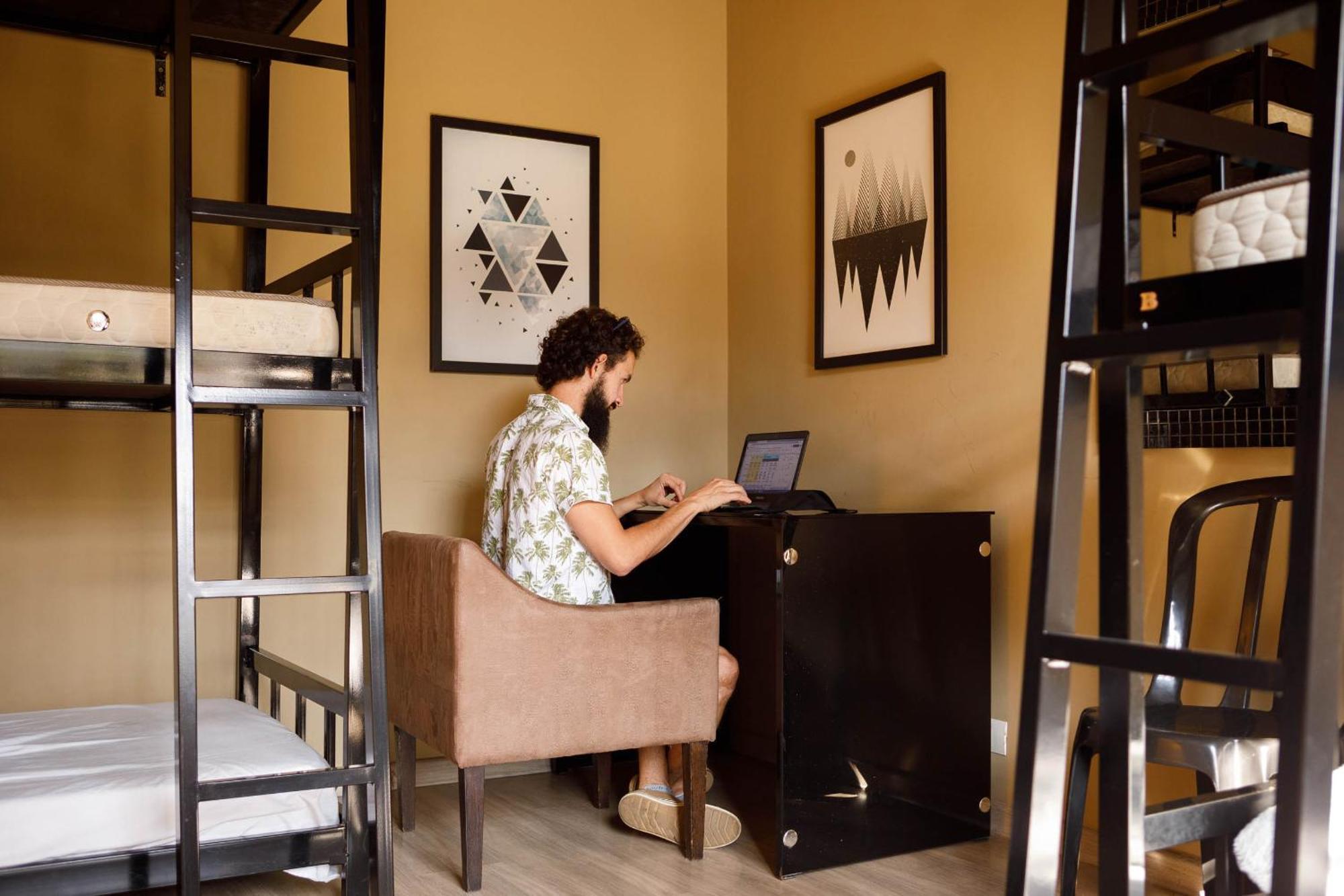Social Hostel Cafe E Bar كوريتيبا المظهر الخارجي الصورة